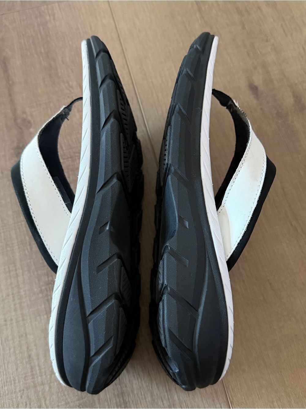 Sintetico Flip Flops Women Size 9 Black & White Beach Pool Summer - Picture 6 of 8
